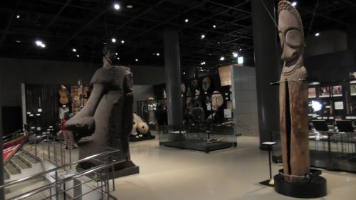 国立民族博物館