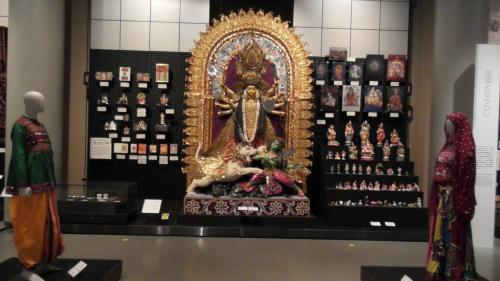 国立民族博物館