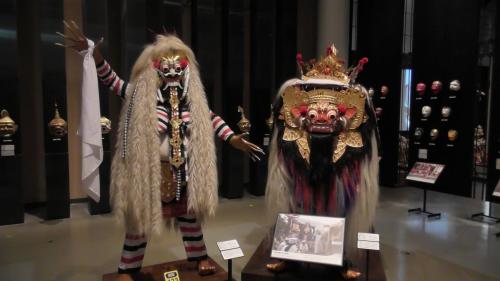 国立民族博物館