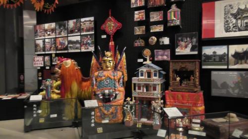 国立民族博物館