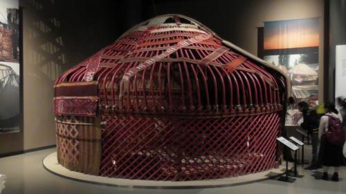 国立民族博物館