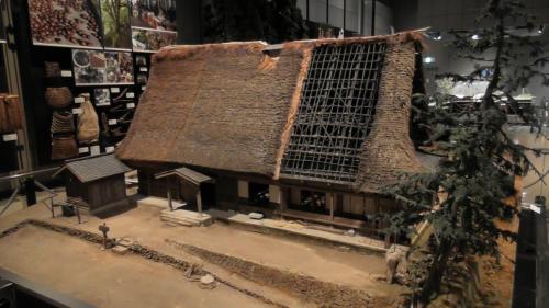 国立民族博物館